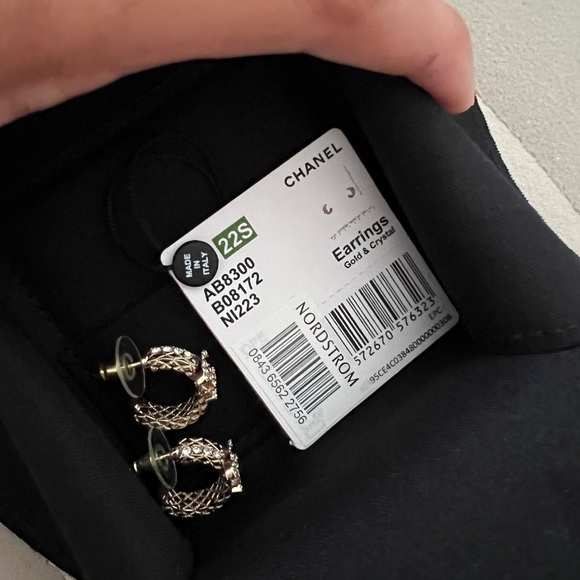 Chanel hoop cc earrings. - Picture 5 of 7